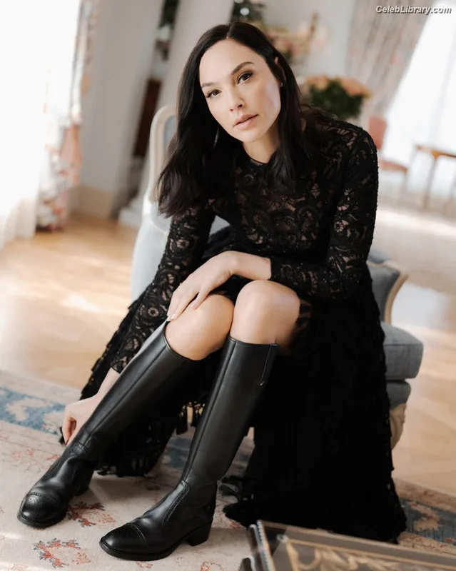 Gal Gadot photo 6 of 1471