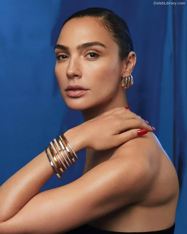 Gal Gadot photo 19 of 1471