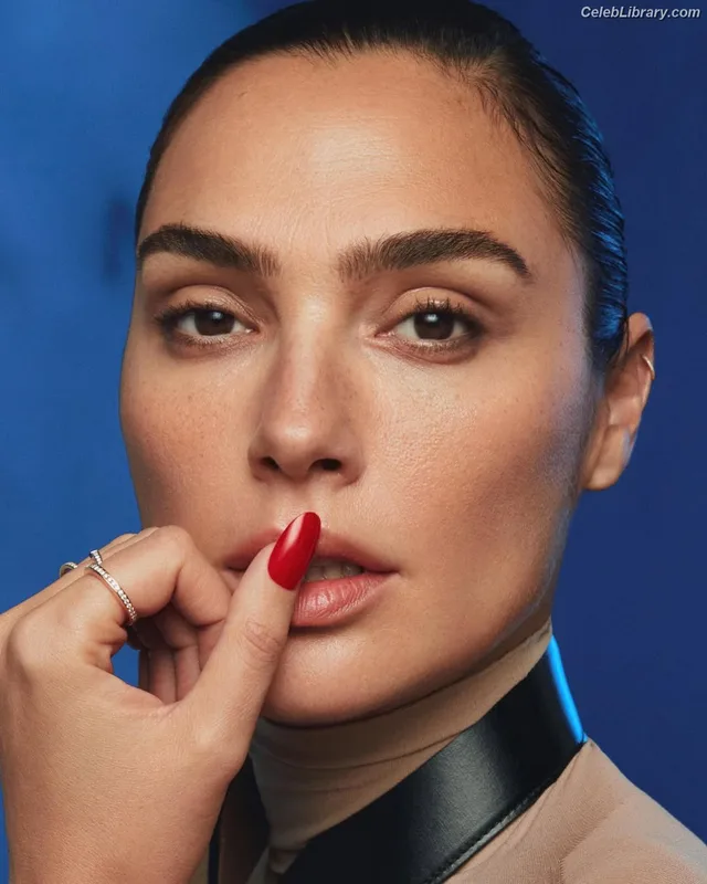 Gal Gadot photo 21 of 1471