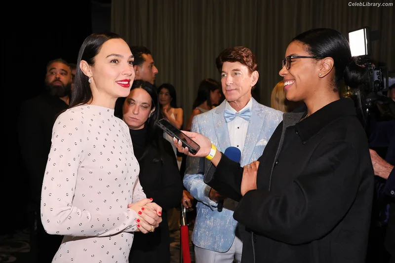 Gal Gadot photo 14 of 1471
