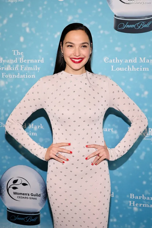 Gal Gadot photo 16 of 1471