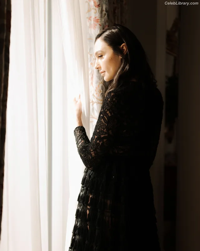 Gal Gadot photo 18 of 1471