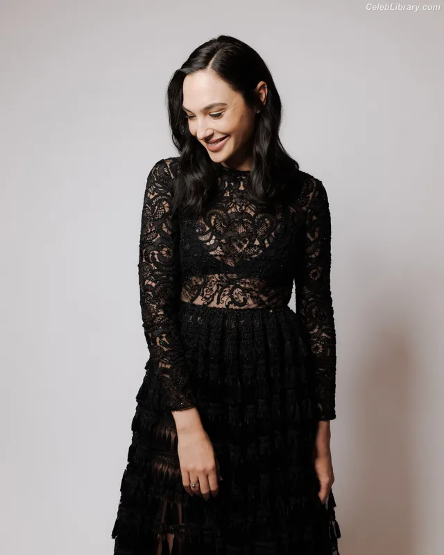Gal Gadot photo 19 of 1471