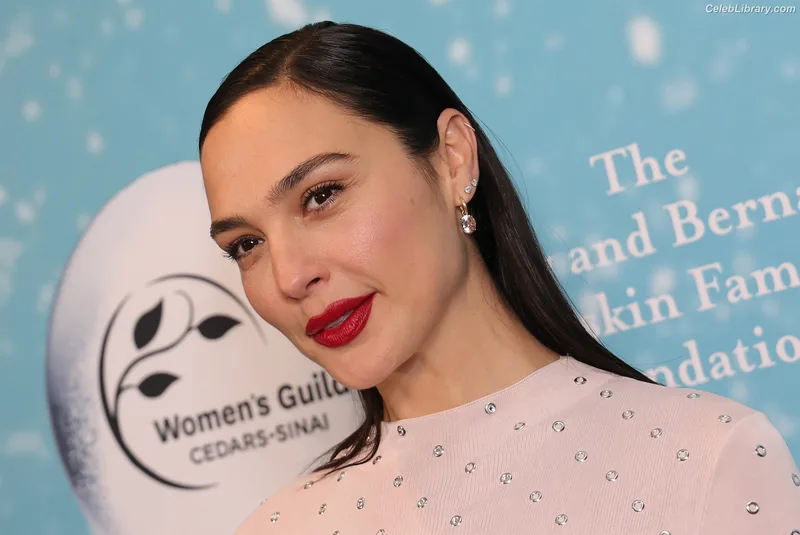 Gal Gadot photo 13 of 1471