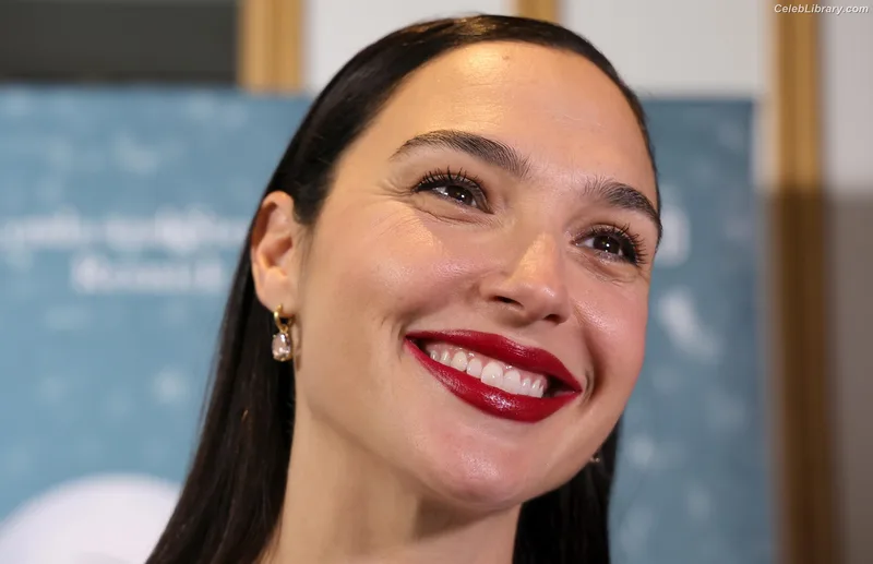 Gal Gadot photo 19 of 1471