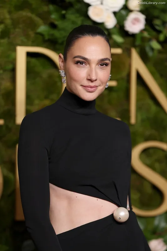 Gal Gadot photo 8 of 1471
