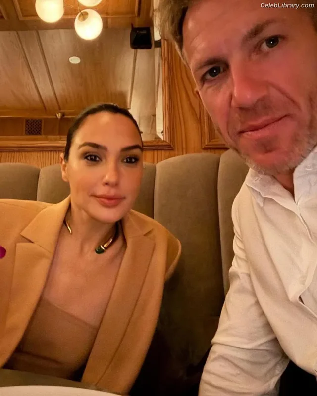 Gal Gadot photo 13 of 1471