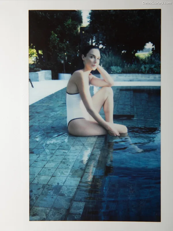 Gal Gadot photo 4 of 1471