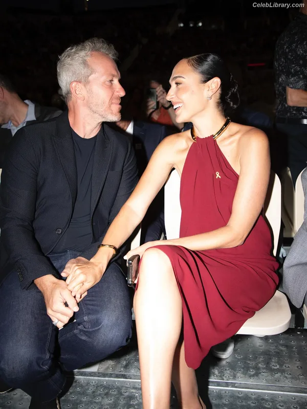 Gal Gadot photo 7 of 1471