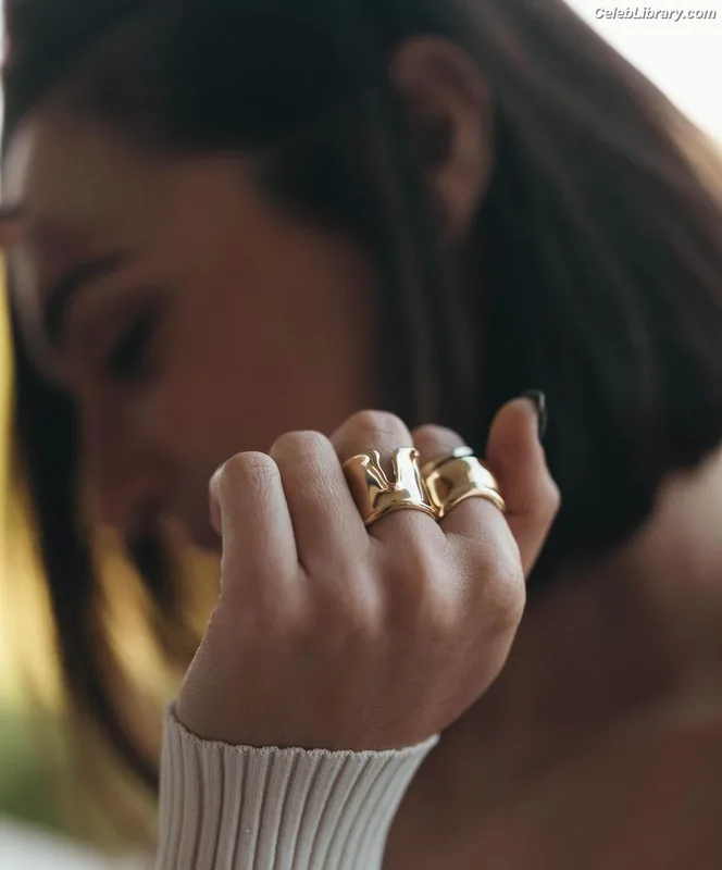 Gal Gadot photo 22 of 1471