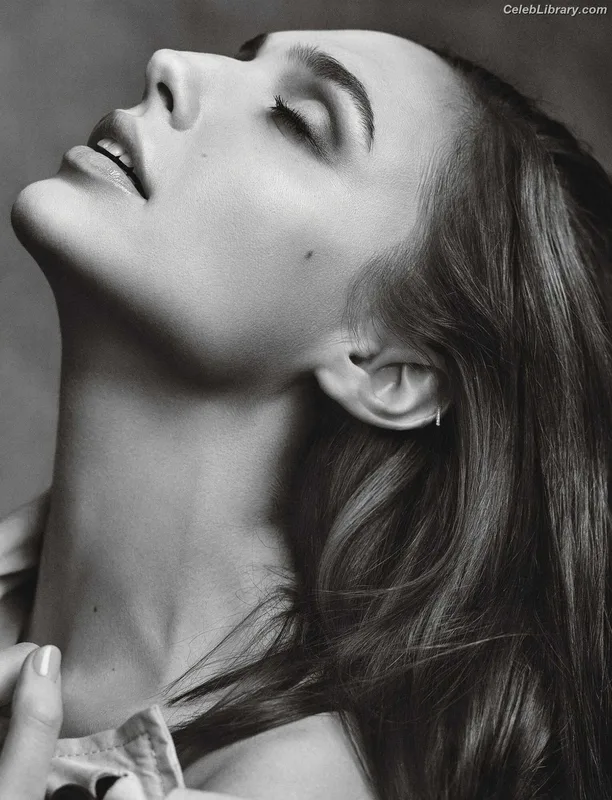 Gal Gadot photo 6 of 1471