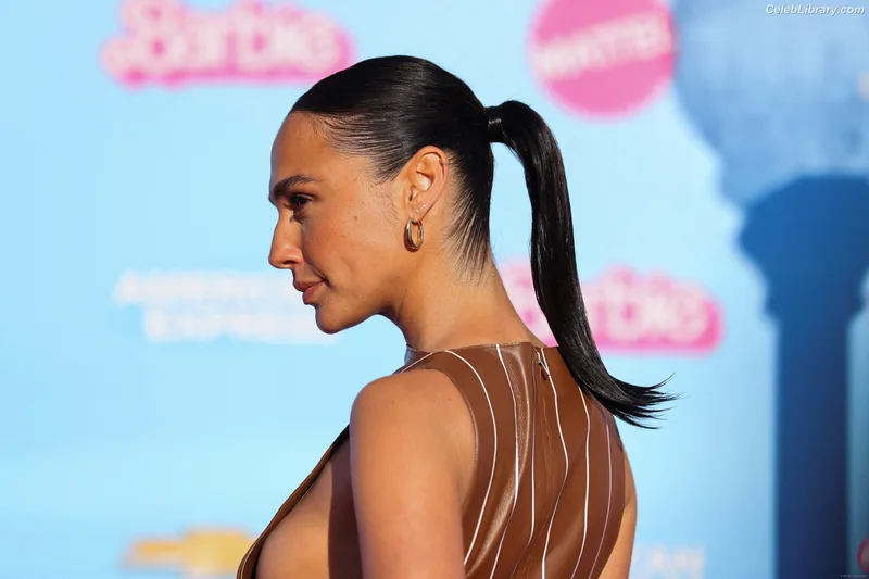 Gal Gadot photo 14 of 1471