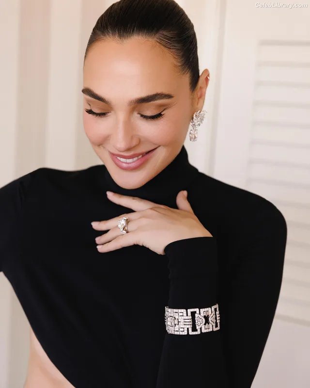 Gal Gadot photo 4 of 1471