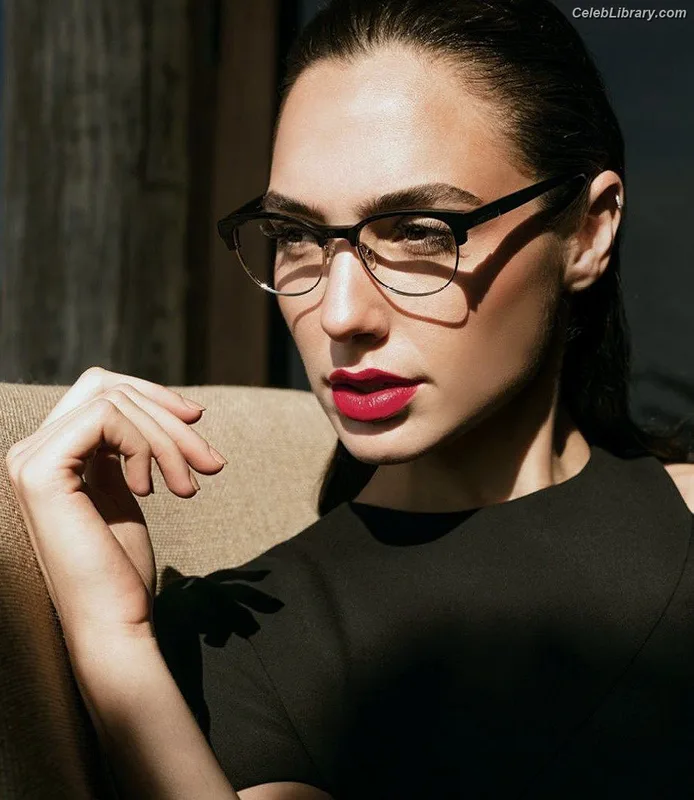 Gal Gadot photo 8 of 1471
