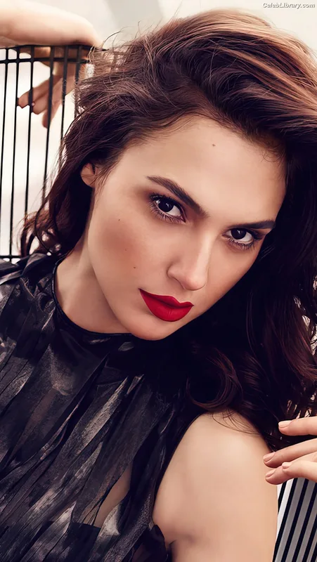 Gal Gadot photo 11 of 1471