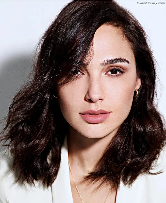 Gal Gadot photo 20 of 1471