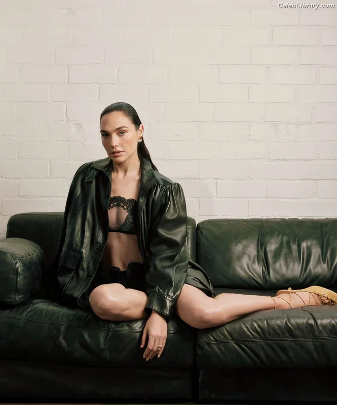 Gal Gadot photo 11 of 1471