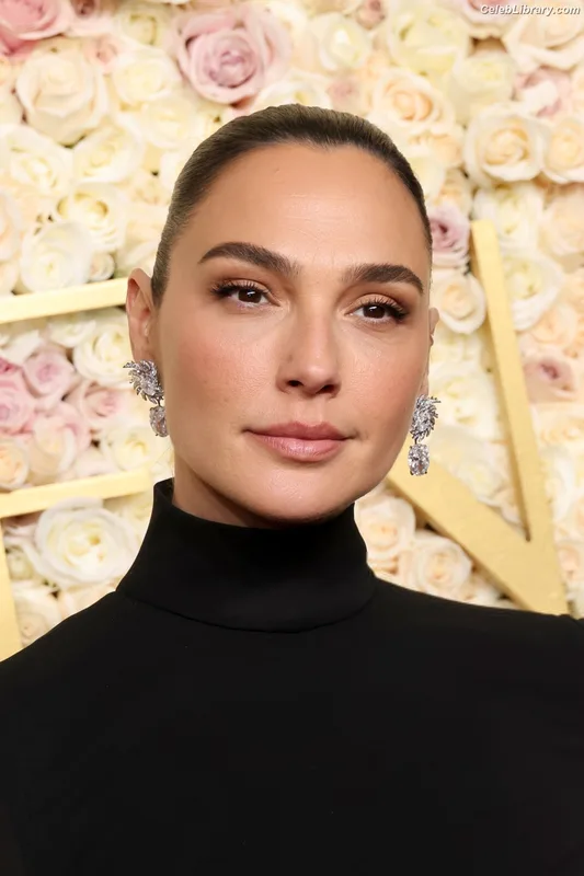 Gal Gadot photo 19 of 1471