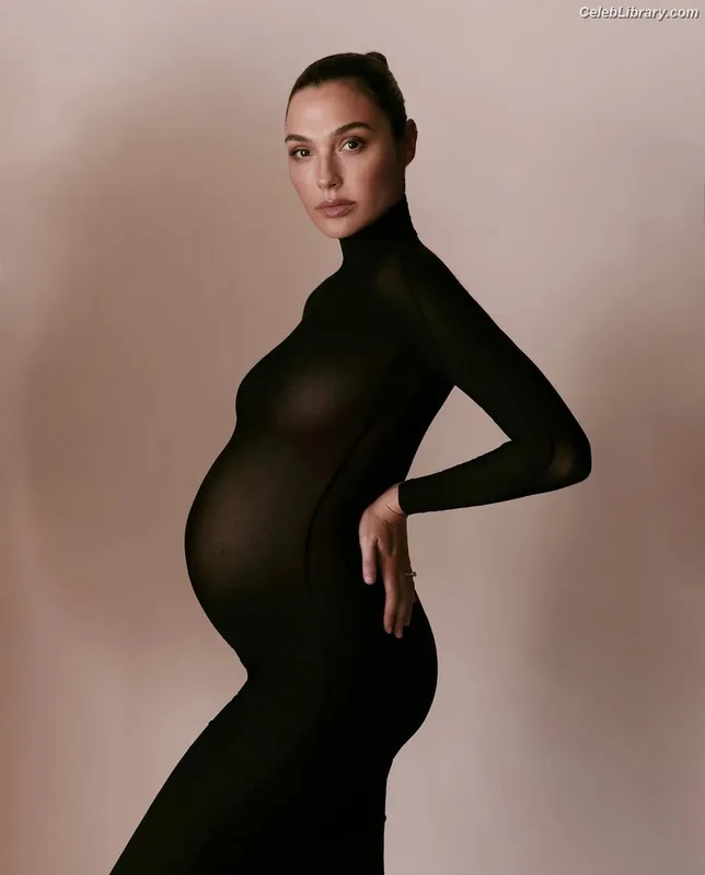 Gal Gadot photo 6 of 1471