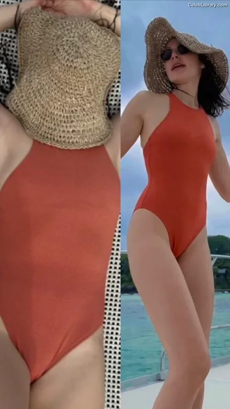 Gal Gadot photo 20 of 1471