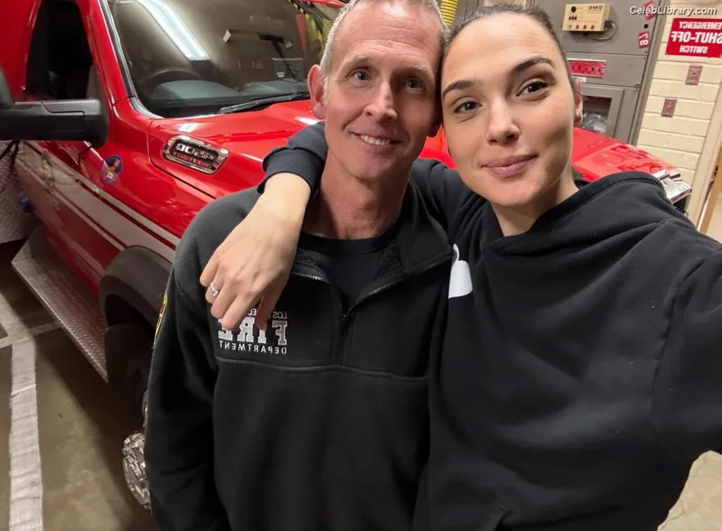 Gal Gadot photo 16 of 1471