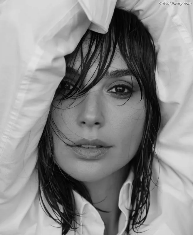 Gal Gadot photo 23 of 1471