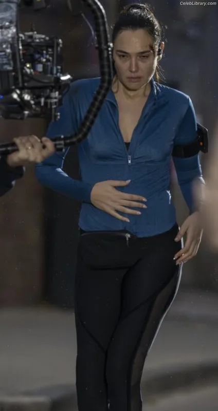 Gal Gadot photo 6 of 1471