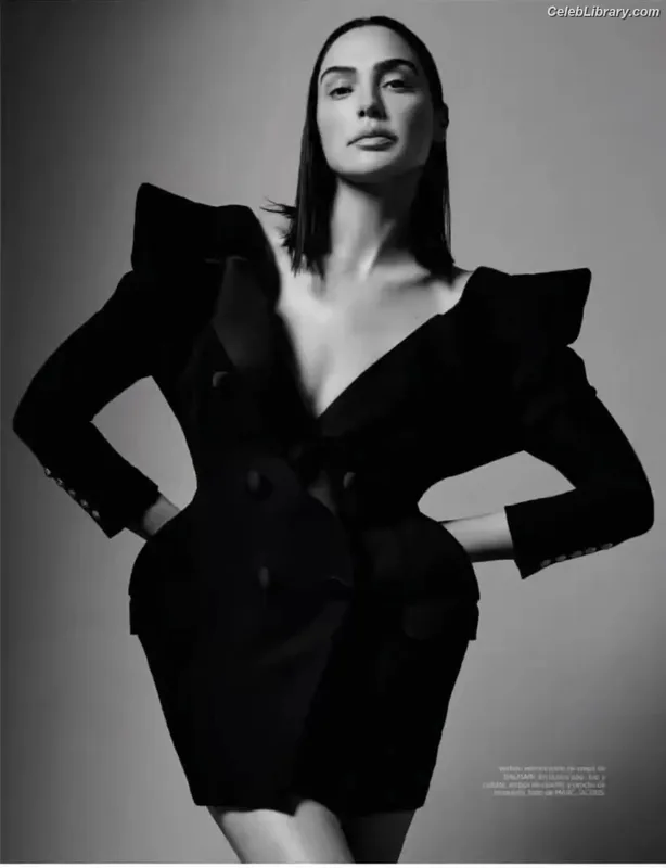 Gal Gadot photo 3 of 1471