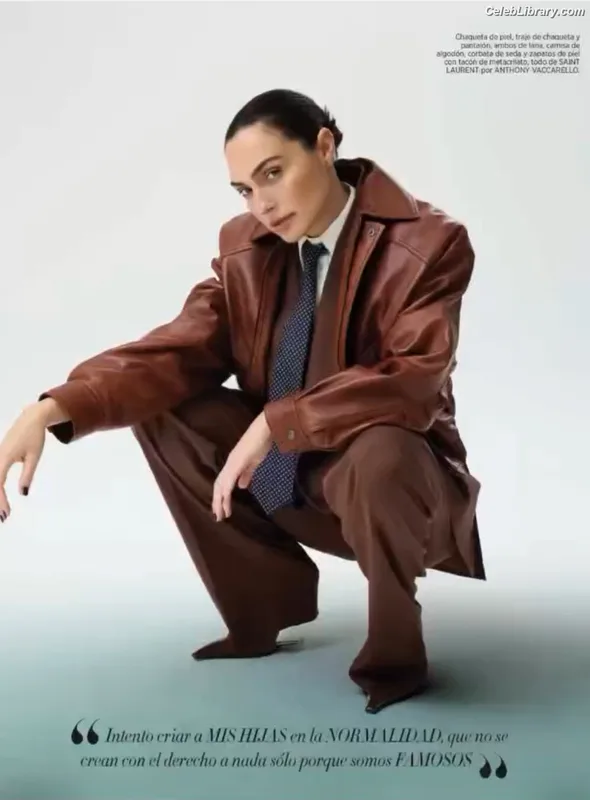 Gal Gadot photo 5 of 1471