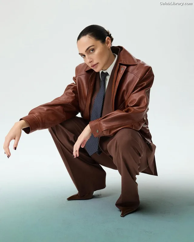 Gal Gadot photo 19 of 1471
