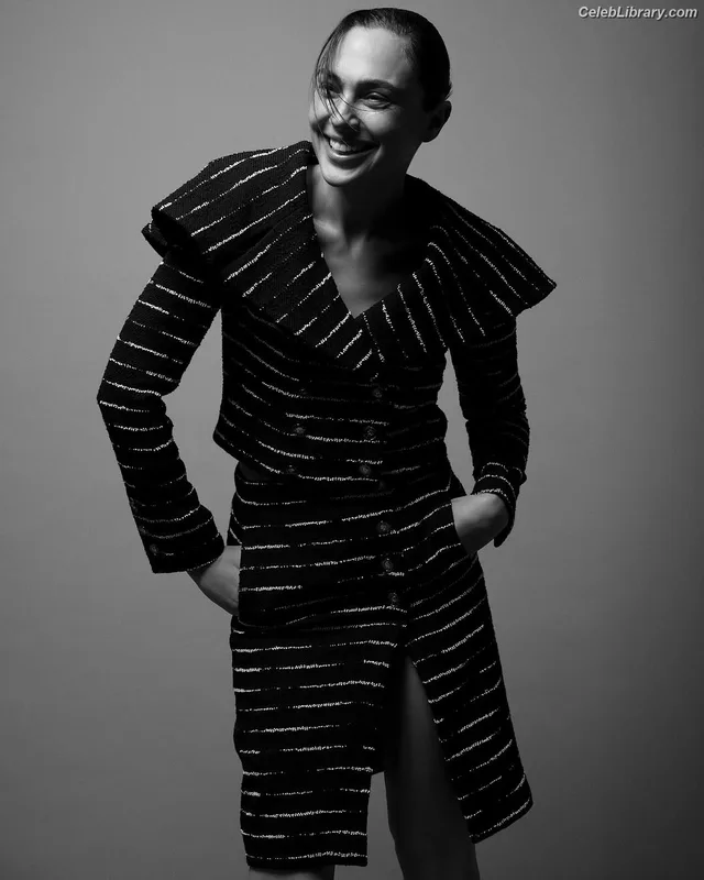 Gal Gadot photo 20 of 1471
