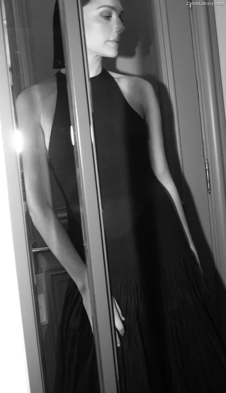 Gal Gadot photo 7 of 1471