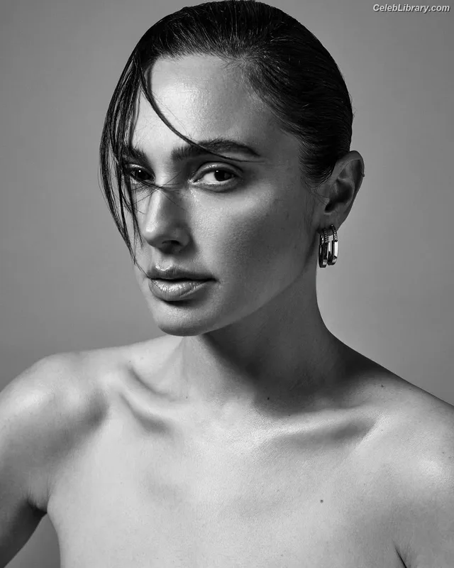 Gal Gadot photo 11 of 1471