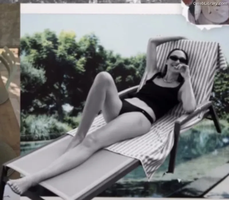 Gal Gadot photo 15 of 1471