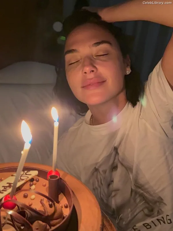 Gal Gadot photo 24 of 1471
