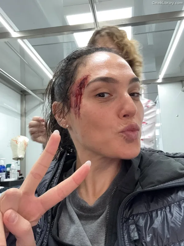 Gal Gadot photo 19 of 1471