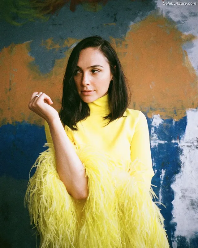 Gal Gadot photo 6 of 1471