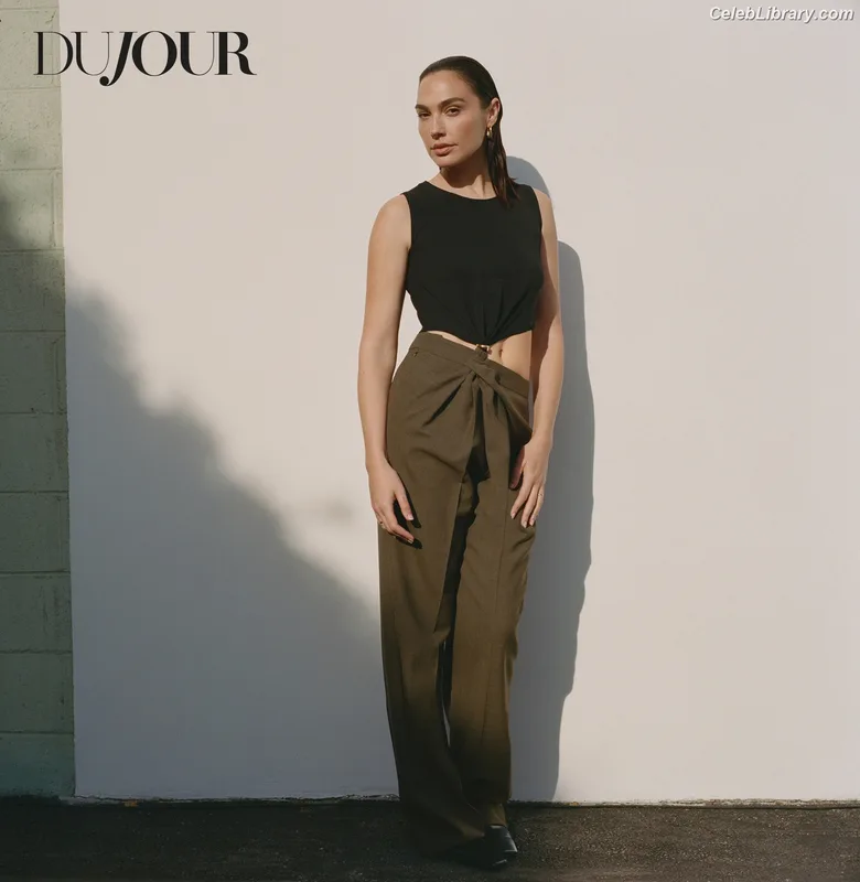 Gal Gadot photo 19 of 1471