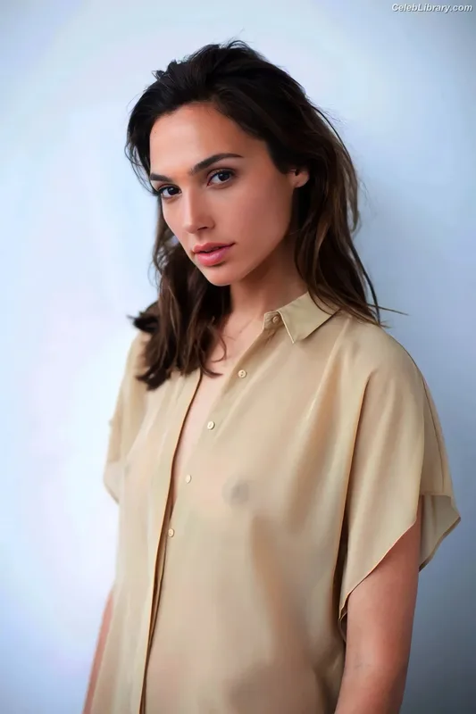 Gal Gadot photo 13 of 1471