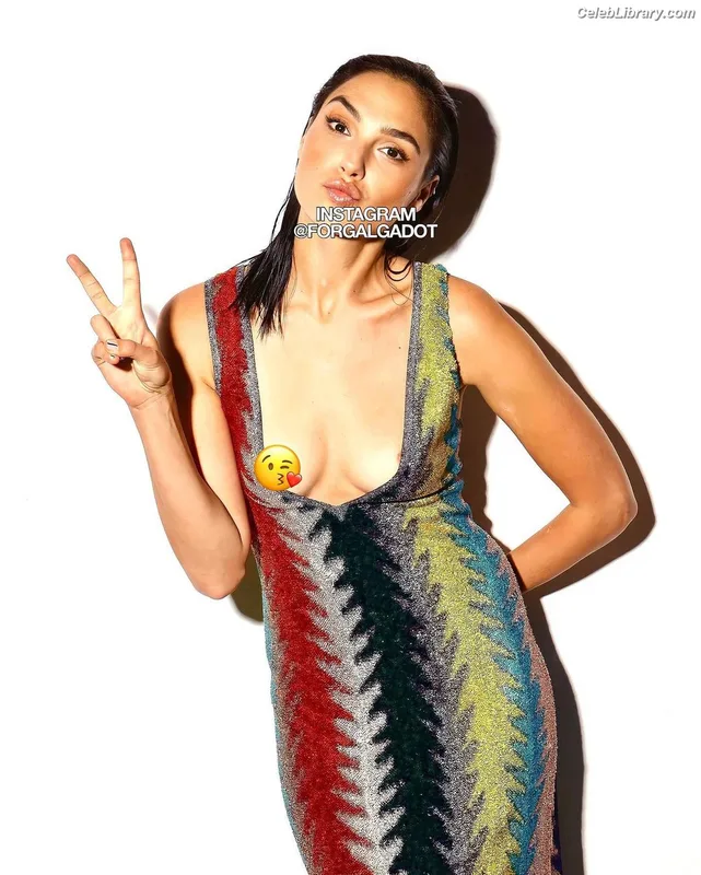 Gal Gadot photo 12 of 1471