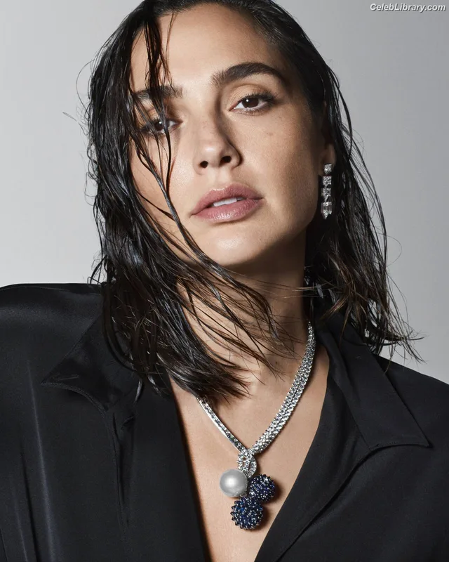 Gal Gadot photo 16 of 1471