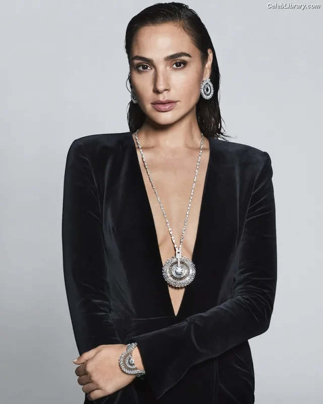 Gal Gadot photo 17 of 1471