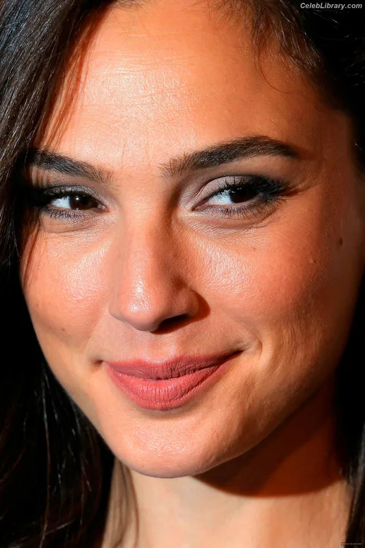 Gal Gadot photo 6 of 1471