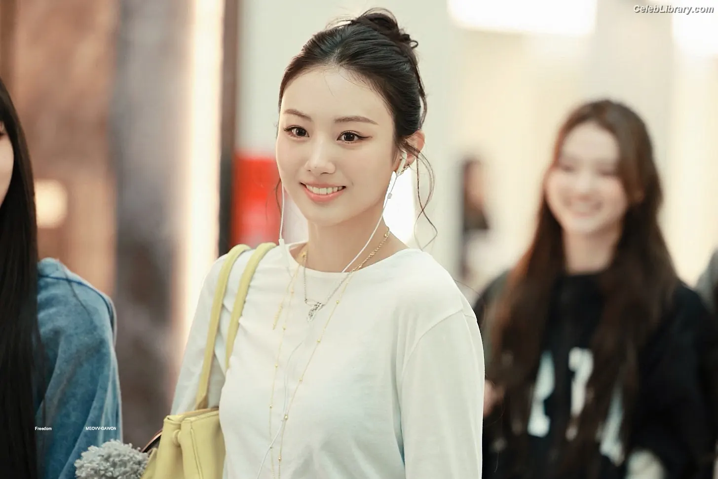 Gawon (Lee Ga-won (이가원) MEOVV) photo 5 of 368