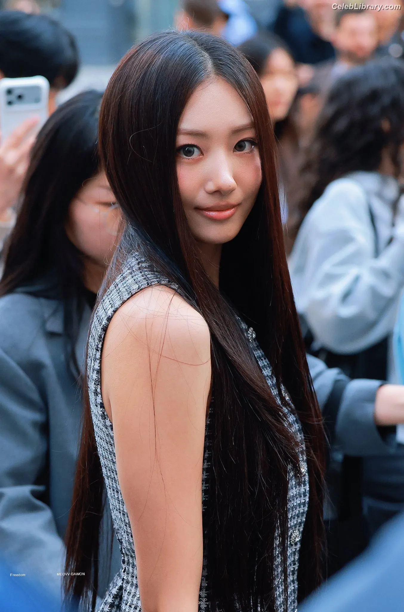 Gawon (Lee Ga-won (이가원) MEOVV) photo 5 of 368