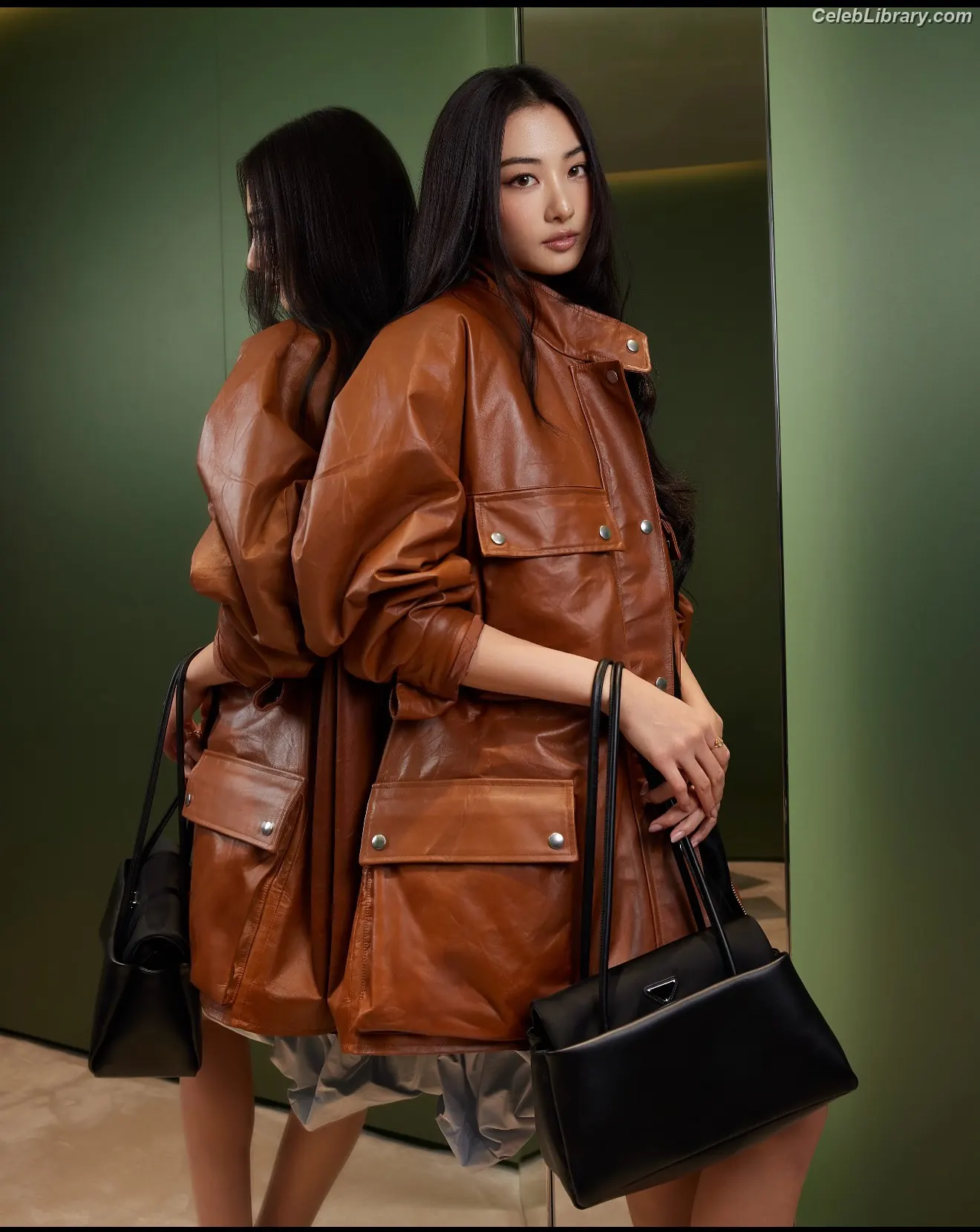 Gawon (Lee Ga-won (이가원) MEOVV) photo 14 of 368