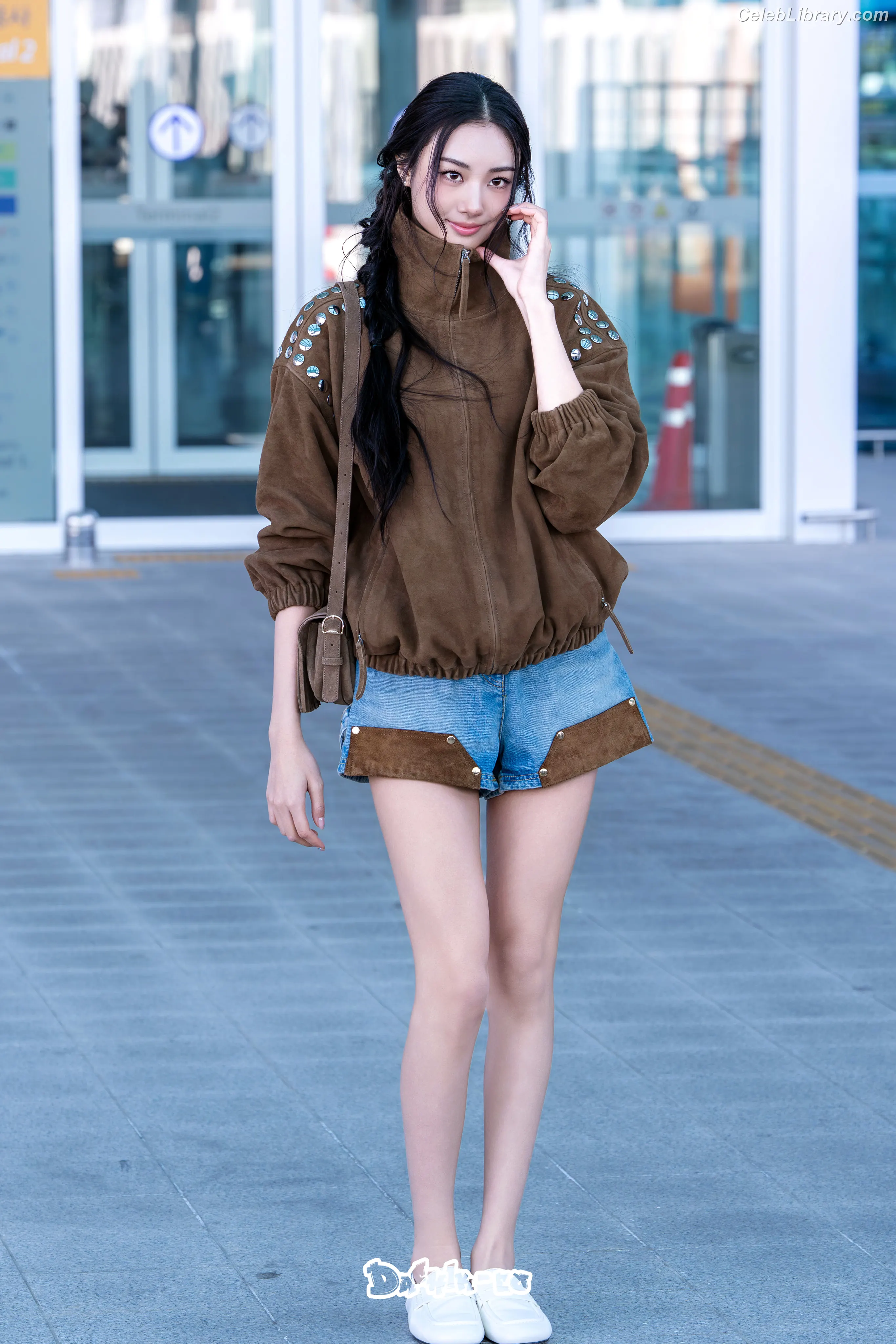 Gawon (Lee Ga-won (이가원) MEOVV) photo 21 of 368