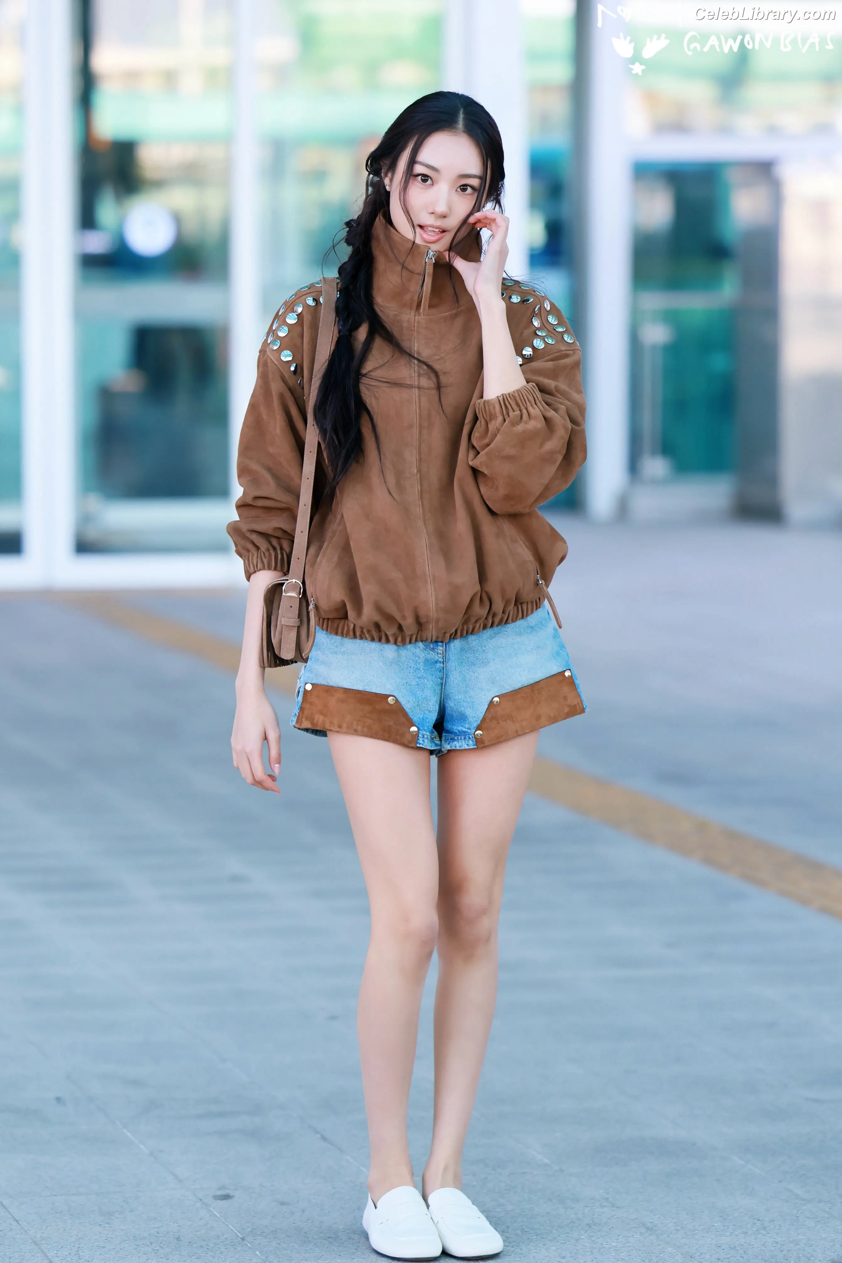 Gawon (Lee Ga-won (이가원) MEOVV) photo 2 of 368