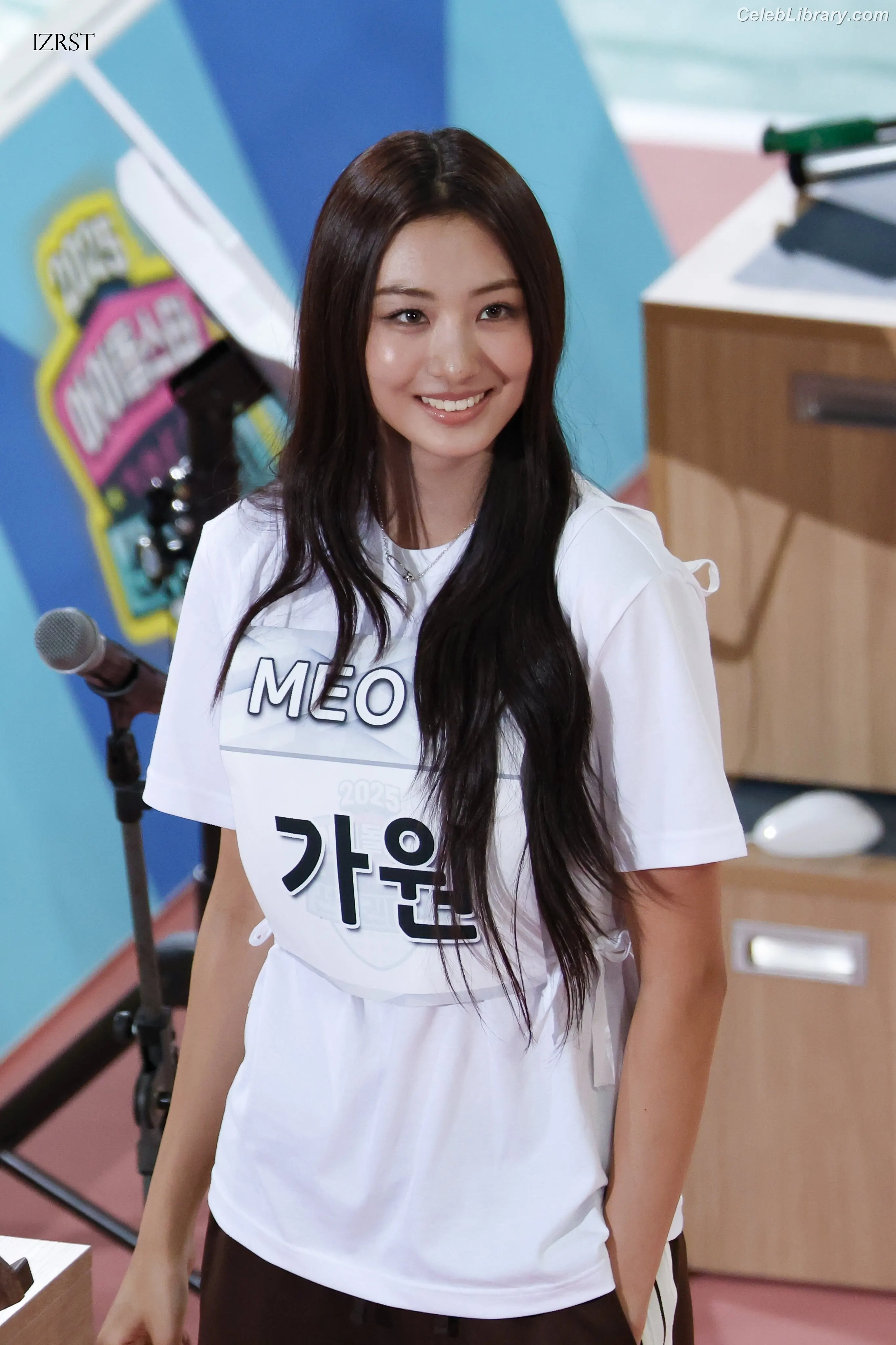 Gawon (Lee Ga-won (이가원) MEOVV) photo 8 of 368
