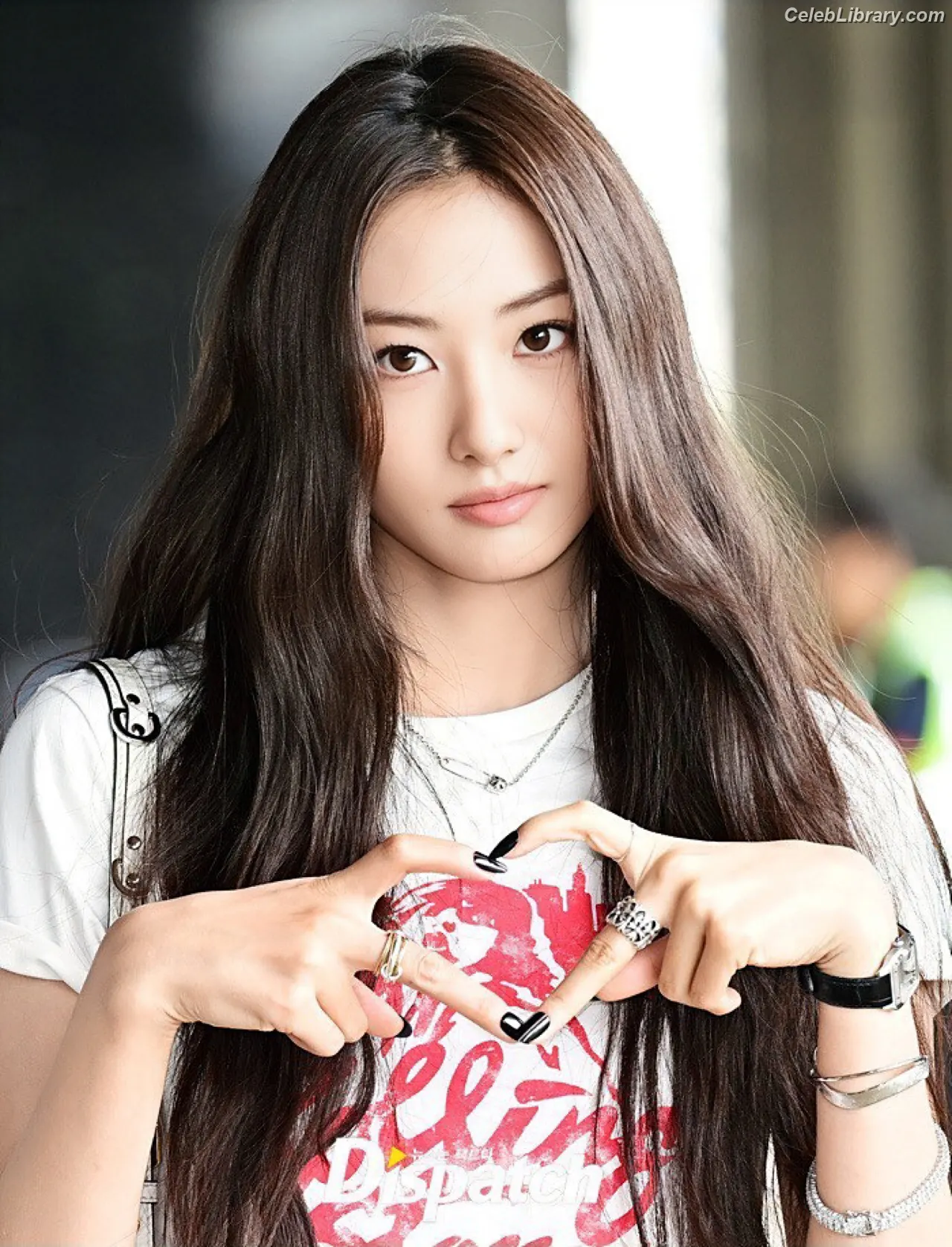 Gawon (Lee Ga-won (이가원) MEOVV) photo 18 of 368